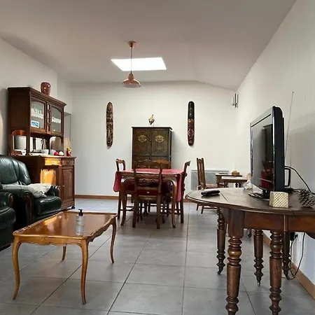 Entire 2 Bedroom House With Garden * 贝格勒